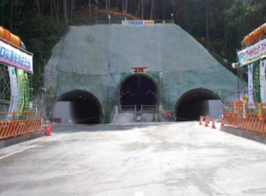 大断面扁平トンネル2.PNG