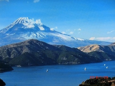 富士山と芦ノ湖.jpg